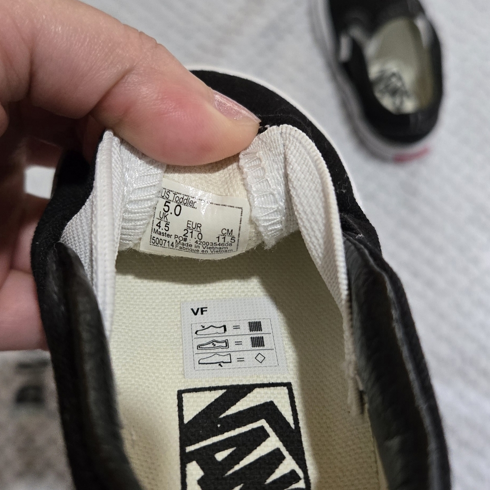 Vans Toddler Black Slip-On Shoes - Picture 6 of 7